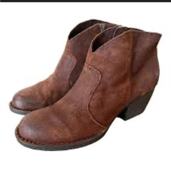 BORN MCKENZIE RUST TOBACCO - WOMENS ankle bootie size 8 - Picture 2 of 16